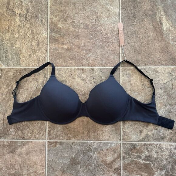 Skims Fits Everybody T-Shirt Bra Onyx Size 34DDD - Picture 2 of 9
